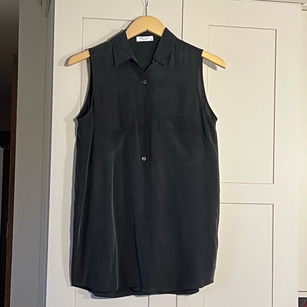Equipment Femme black silk sleeveless blouse, excellent condition, size XS